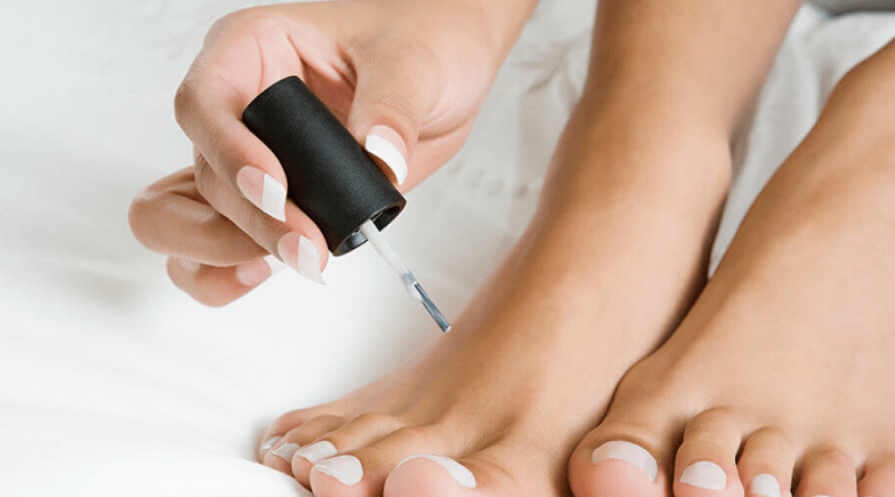 Treat thumb fungus with nail polish