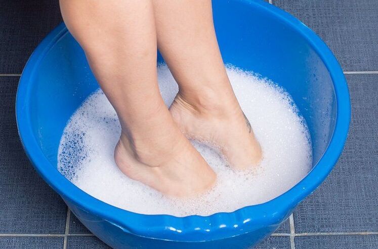 foot bath to treat nail fungus