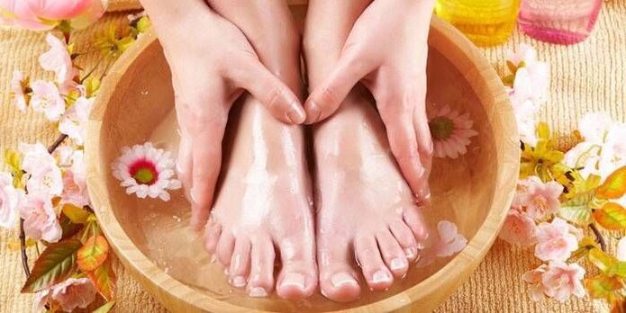 Effects of bathing on nail fungus treatment